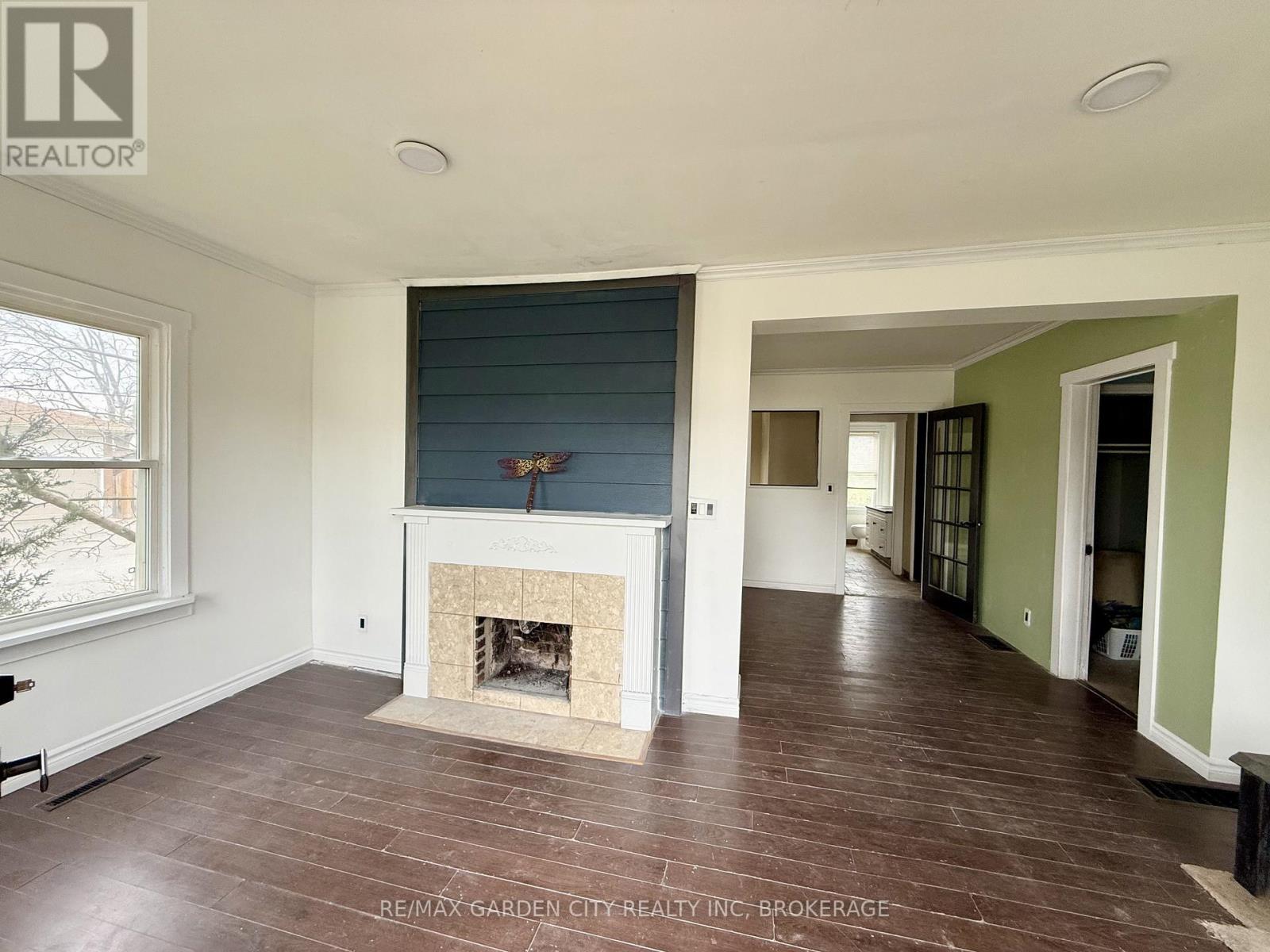 13 Rockwood Avenue, St. Catharines, Ontario  L2P 1E4 - Photo 2 - X12820832