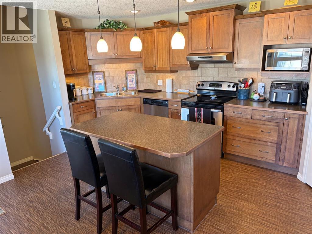 532 Sunridge Crescent W, Lethbridge, Alberta  T1J 0T1 - Photo 3 - A2303504