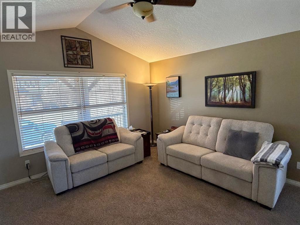 532 Sunridge Crescent W, Lethbridge, Alberta  T1J 0T1 - Photo 9 - A2303504