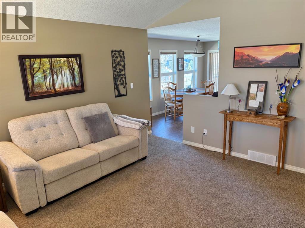 532 Sunridge Crescent W, Lethbridge, Alberta  T1J 0T1 - Photo 8 - A2303504