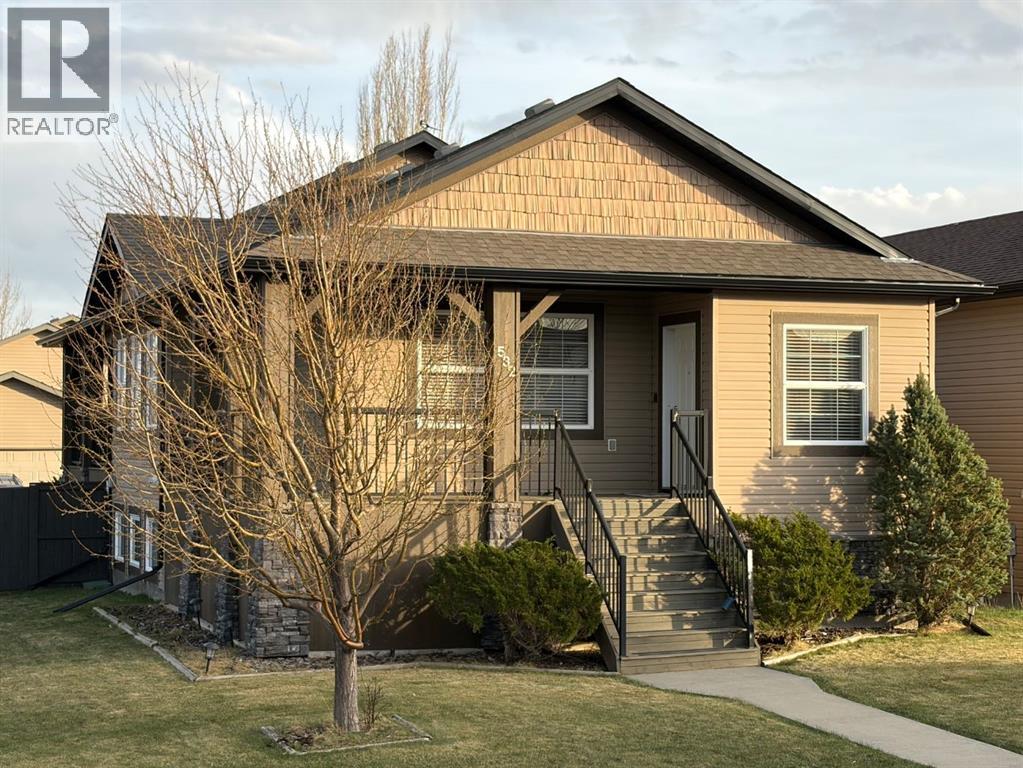 532 Sunridge Crescent W, Lethbridge, Alberta