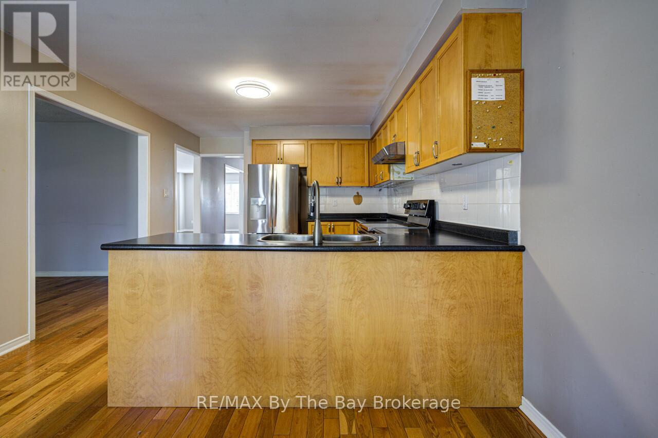 3 Evergreen Crescent, Wasaga Beach, Ontario  L9Z 1B6 - Photo 14 - S13021870