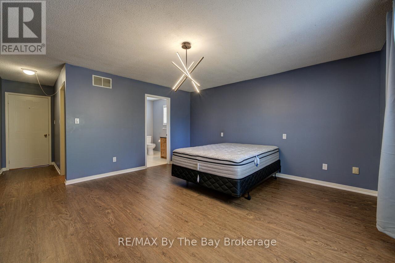 3 Evergreen Crescent, Wasaga Beach, Ontario  L9Z 1B6 - Photo 24 - S13021870