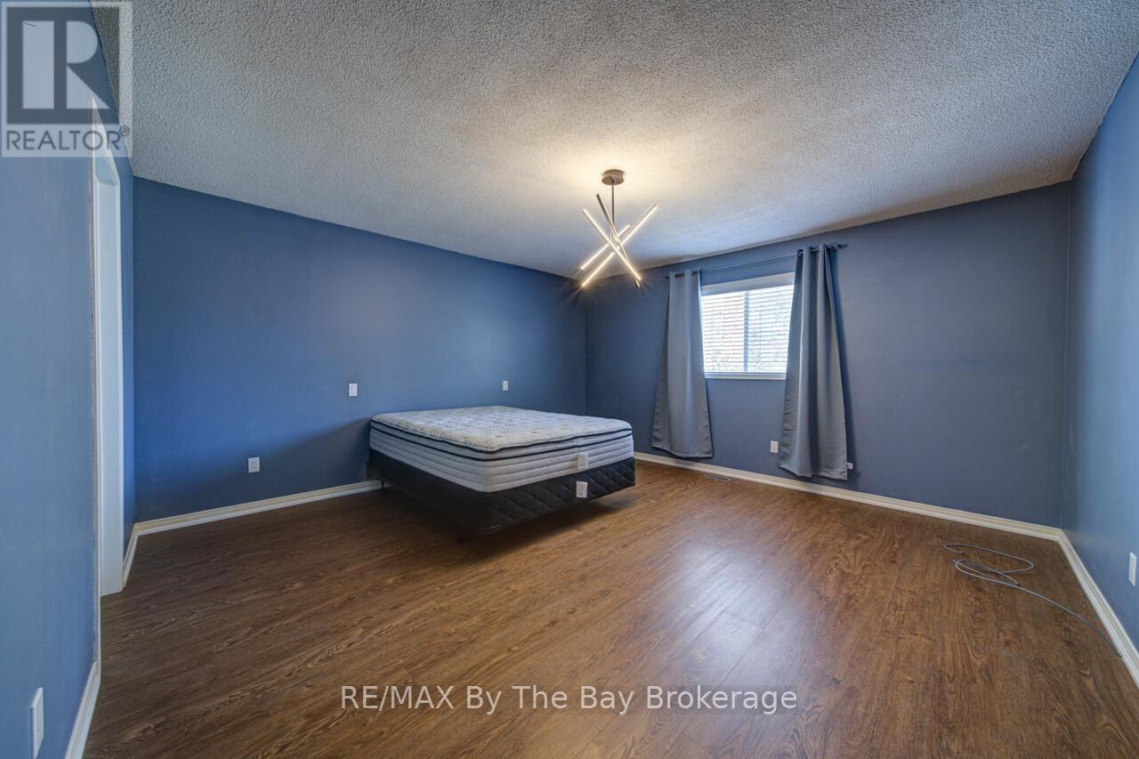 3 Evergreen Crescent, Wasaga Beach, Ontario  L9Z 1B6 - Photo 23 - S13021870