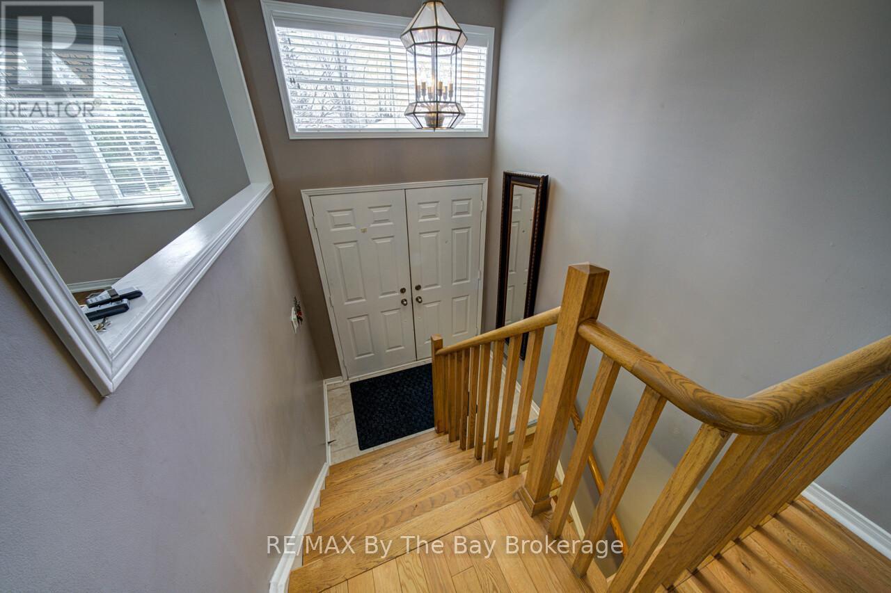 3 Evergreen Crescent, Wasaga Beach, Ontario  L9Z 1B6 - Photo 4 - S13021870