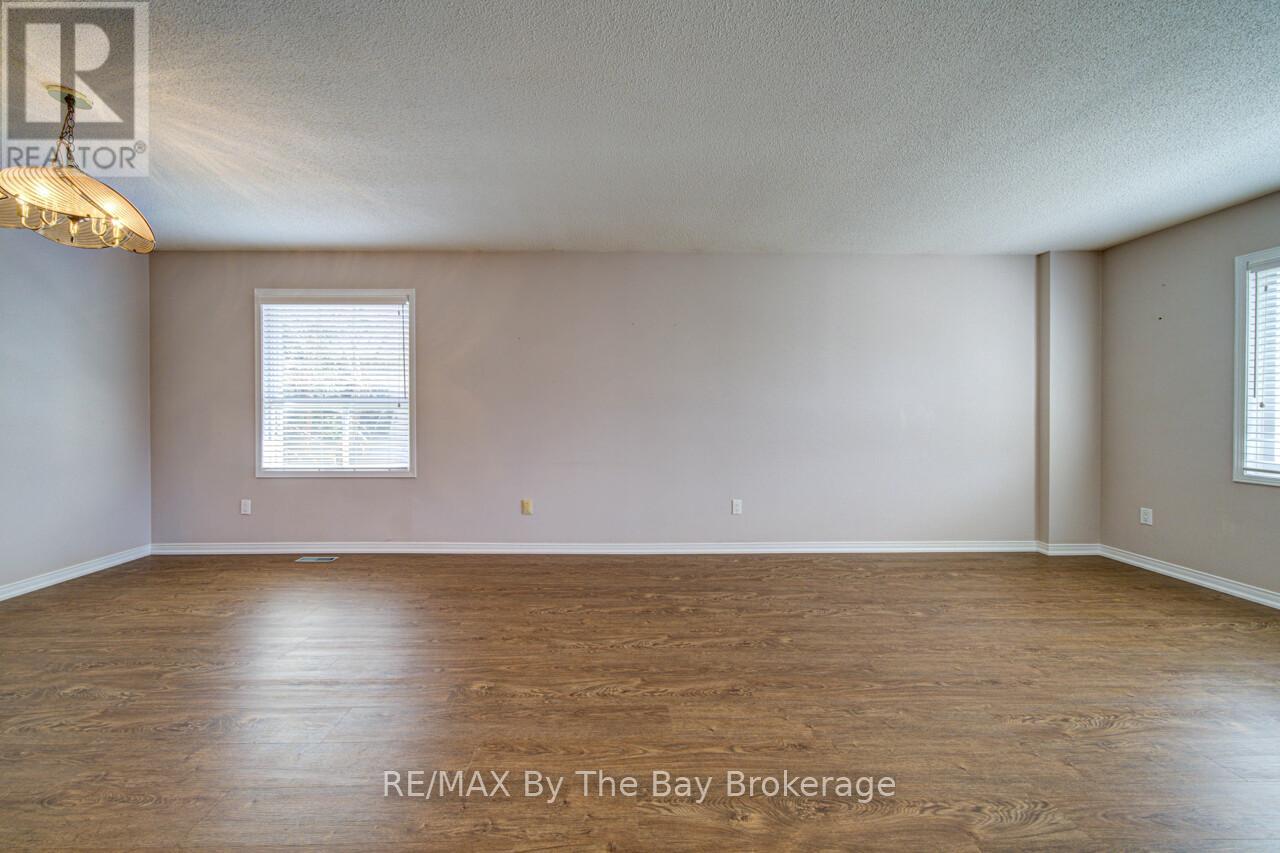 3 Evergreen Crescent, Wasaga Beach, Ontario  L9Z 1B6 - Photo 5 - S13021870