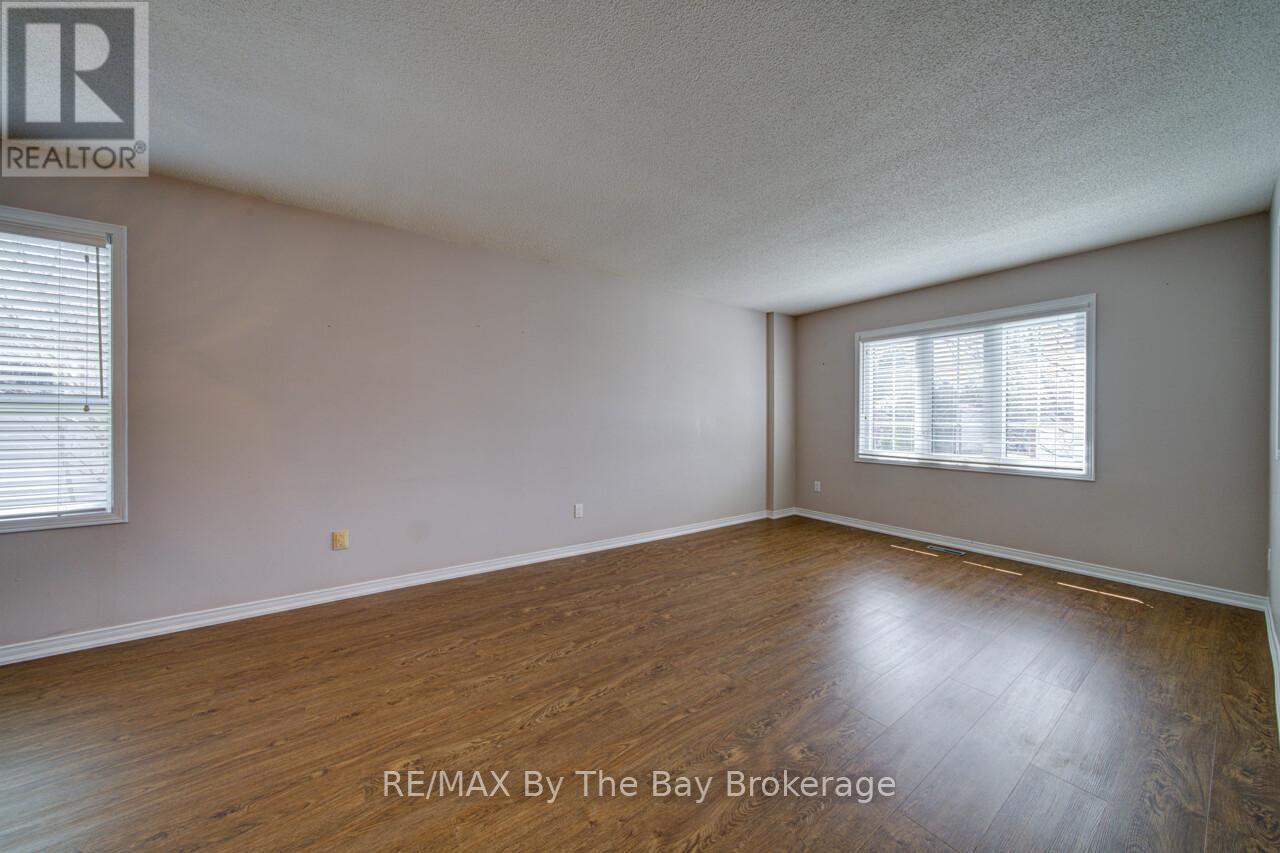 3 Evergreen Crescent, Wasaga Beach, Ontario  L9Z 1B6 - Photo 7 - S13021870