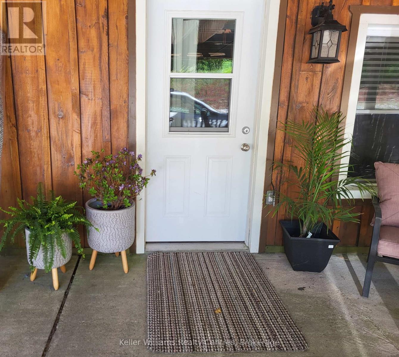 47 Bryant Street, South Bruce Peninsula, Ontario  N0H 2T0 - Photo 2 - X12912032