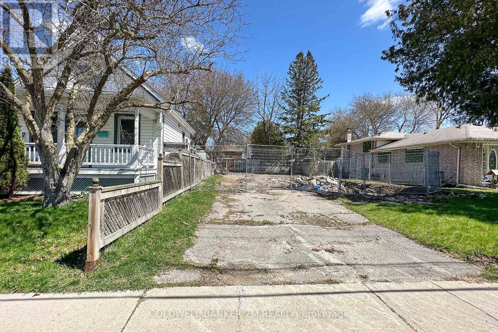 305 OSHAWA BOULEVARD S, Oshawa, Ontario