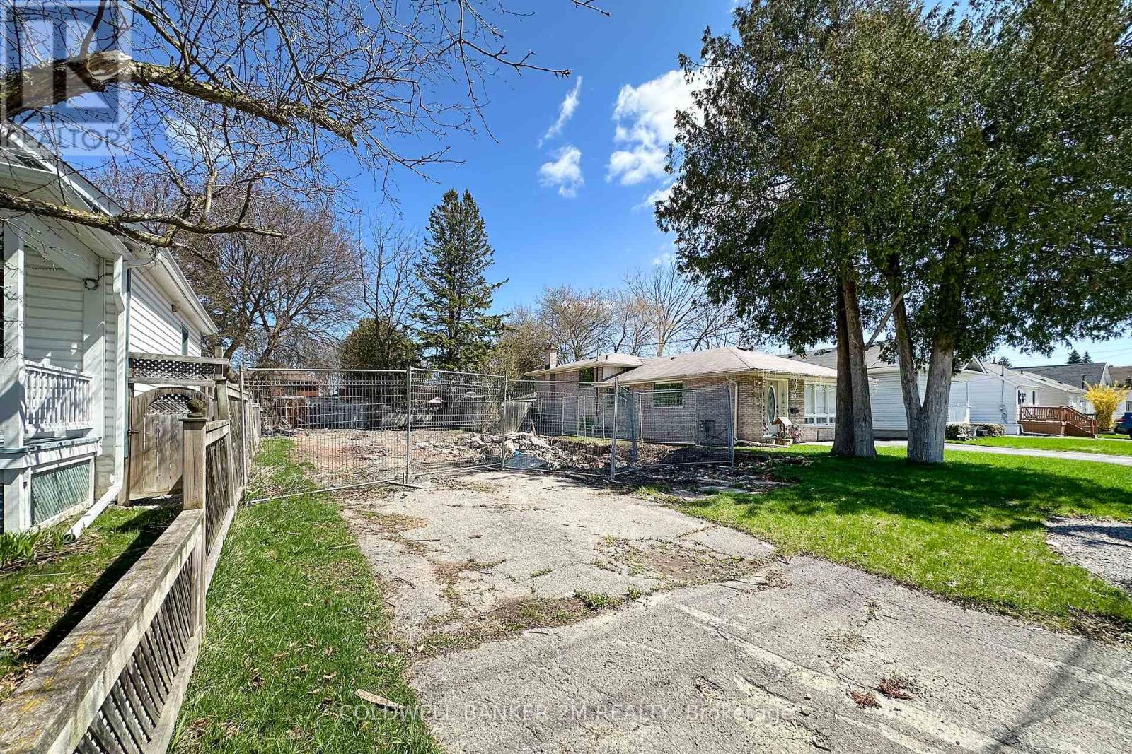 305 Oshawa Boulevard S, Oshawa, Ontario  L1H 5R9 - Photo 4 - E12605140
