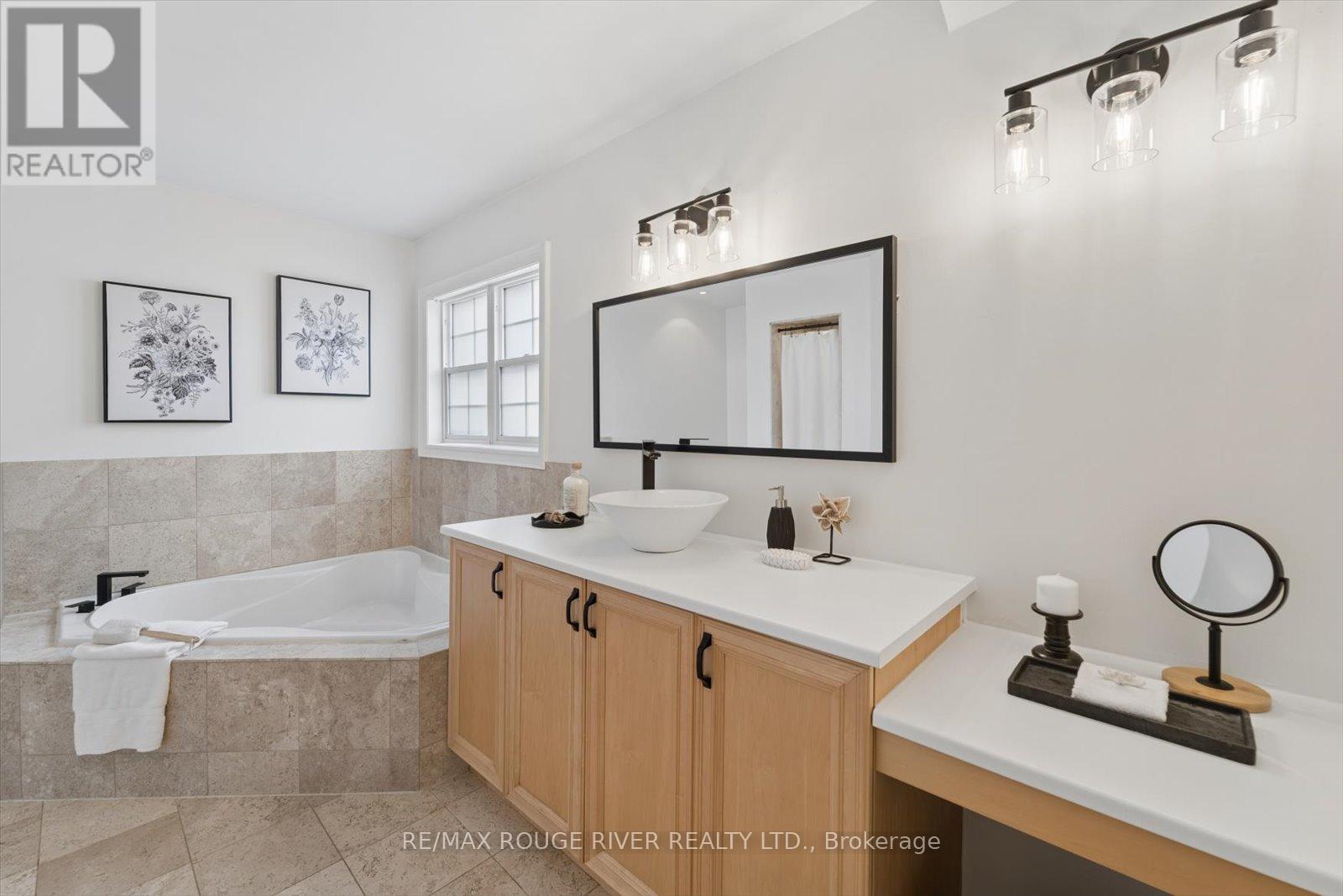 58 Knox Crescent, Whitby, Ontario  L1M 1C9 - Photo 31 - E13028786