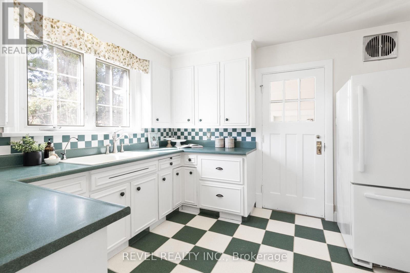 13 Sylvan Crescent, Kawartha Lakes, Ontario  K9V 2W4 - Photo 12 - X13028686