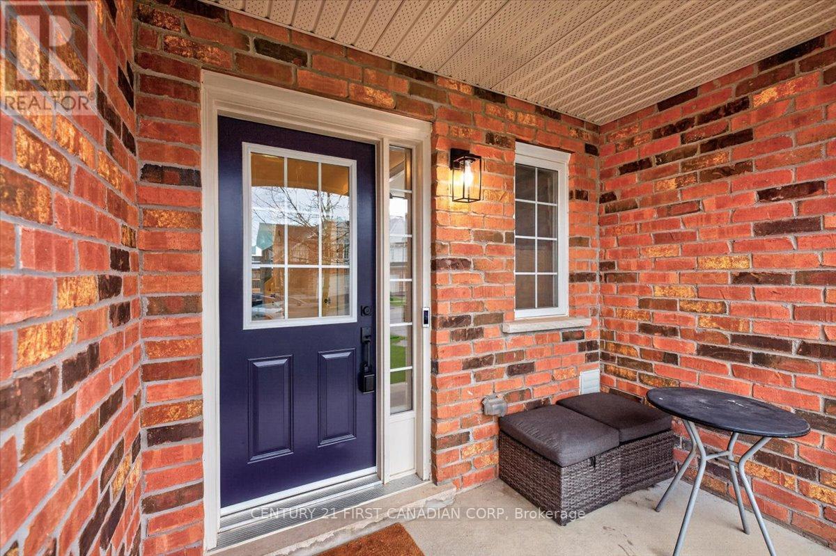 932 Silverfox Crescent, London North, Ontario  N6G 5B6 - Photo 2 - X13028680