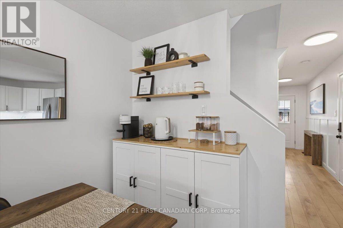 932 Silverfox Crescent, London North, Ontario  N6G 5B6 - Photo 5 - X13028680