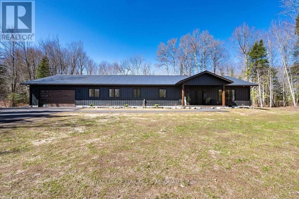 151 Sufian Street, Laurentian Valley, Ontario  K8A 6W6 - Photo 1 - X13028756