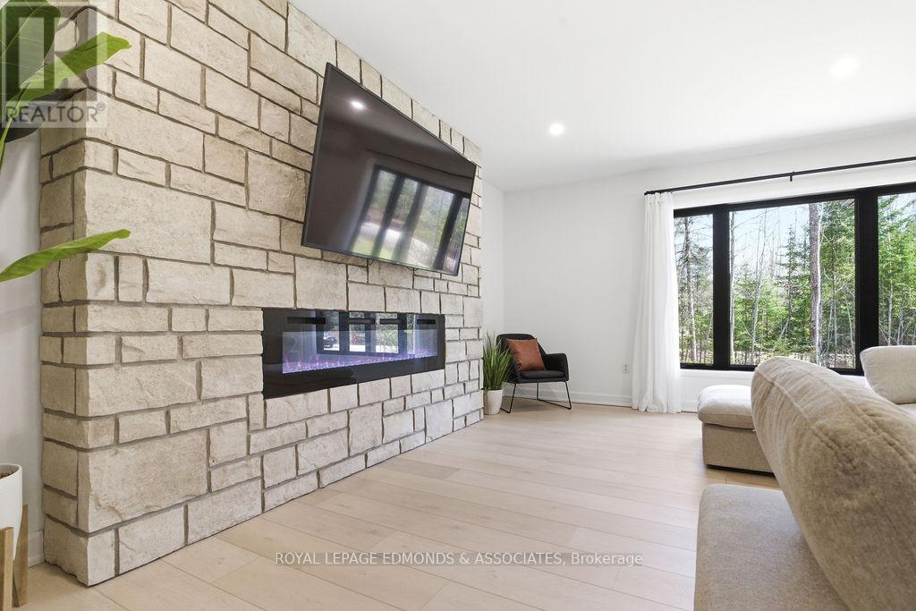 151 Sufian Street, Laurentian Valley, Ontario  K8A 6W6 - Photo 11 - X13028756