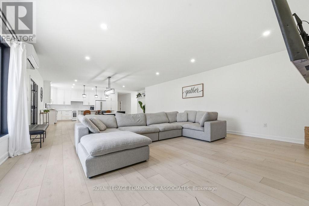 151 Sufian Street, Laurentian Valley, Ontario  K8A 6W6 - Photo 12 - X13028756