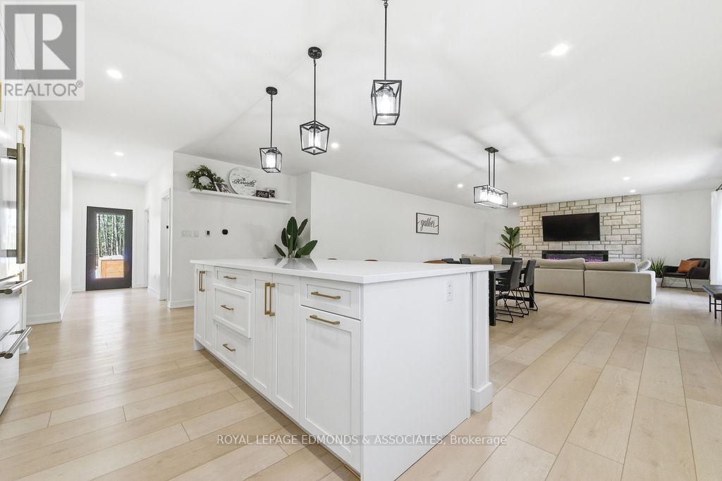 151 Sufian Street, Laurentian Valley, Ontario  K8A 6W6 - Photo 15 - X13028756