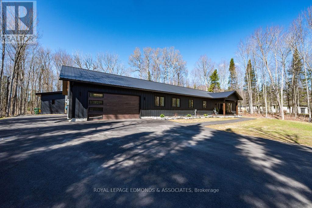 151 Sufian Street, Laurentian Valley, Ontario  K8A 6W6 - Photo 2 - X13028756