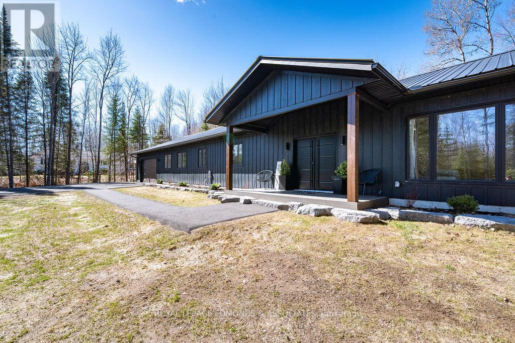 151 Sufian Street, Laurentian Valley, Ontario  K8A 6W6 - Photo 3 - X13028756