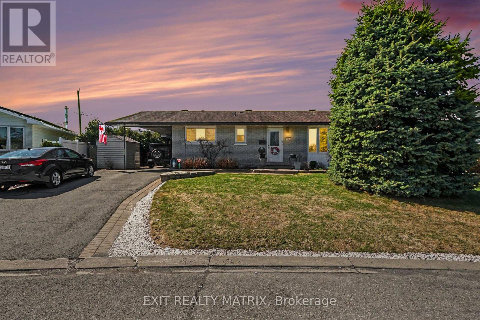 1402 Jamison Avenue, Ottawa, Ontario  K1E 1J5 - Photo 2 - X13028724