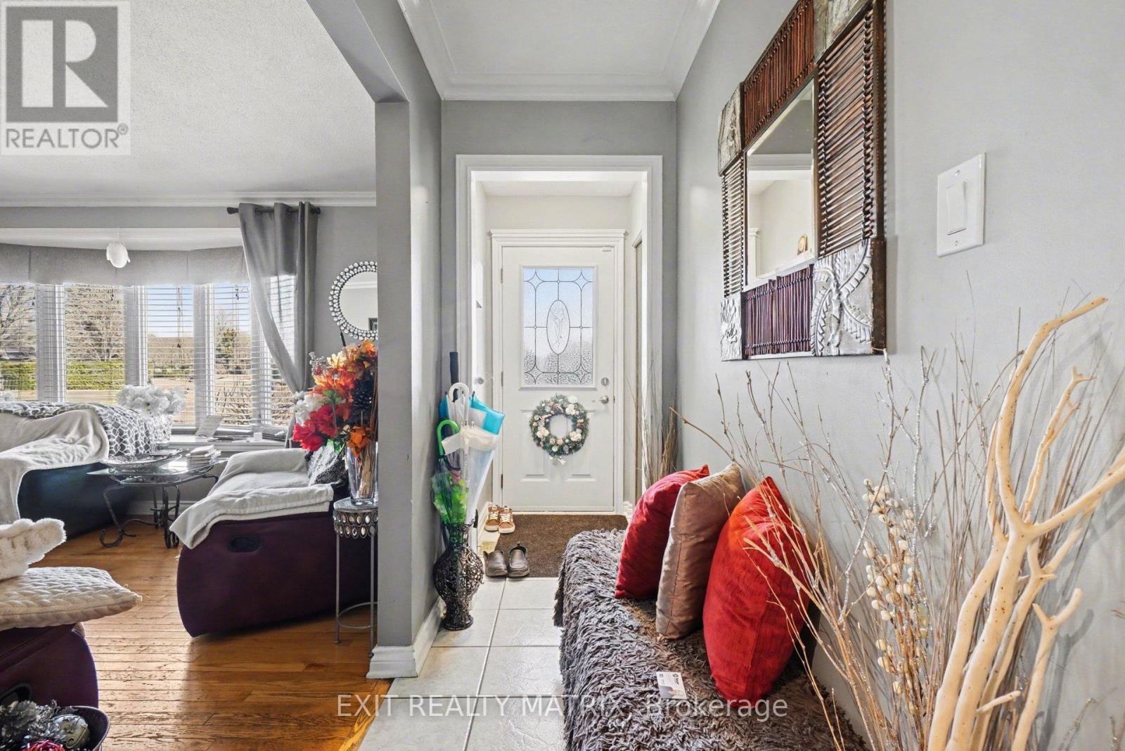 1402 Jamison Avenue, Ottawa, Ontario  K1E 1J5 - Photo 4 - X13028724