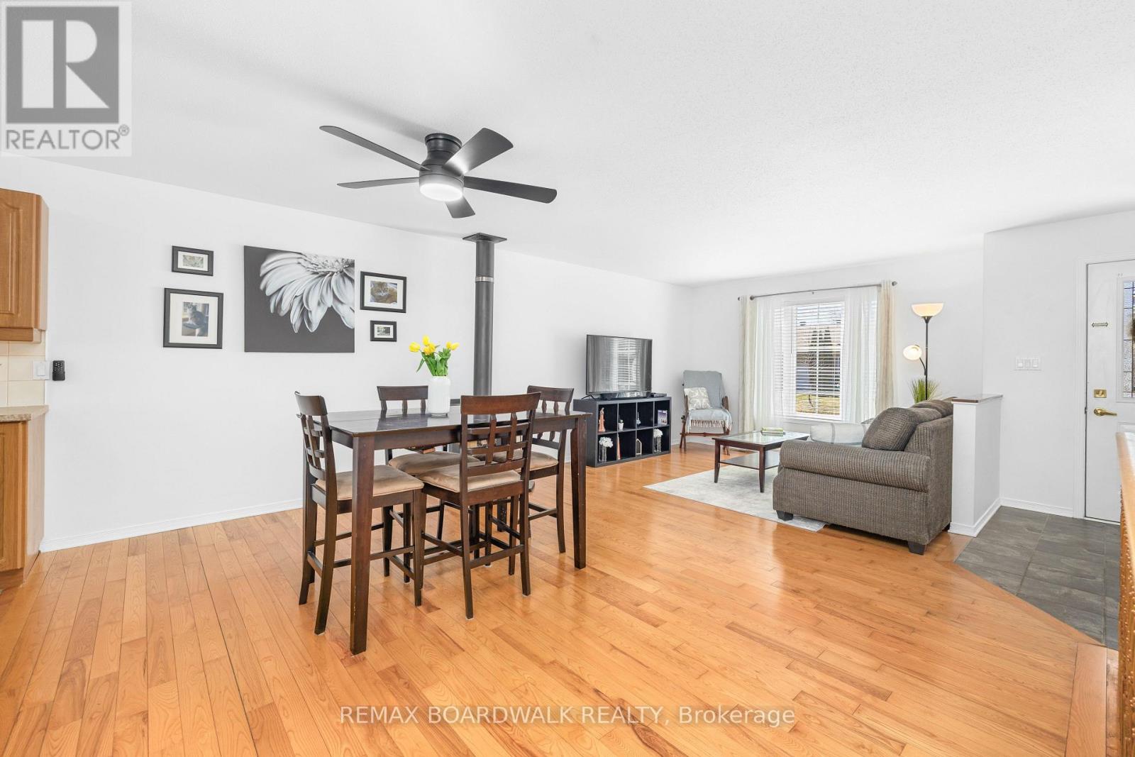 403 Flora Street, Carleton Place, Ontario  K7C 4T6 - Photo 9 - X13028808