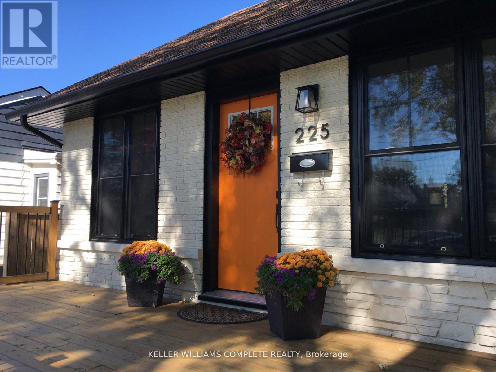 225 Henrietta Street, Fort Erie, Ontario  L2A 2K6 - Photo 2 - X13028710