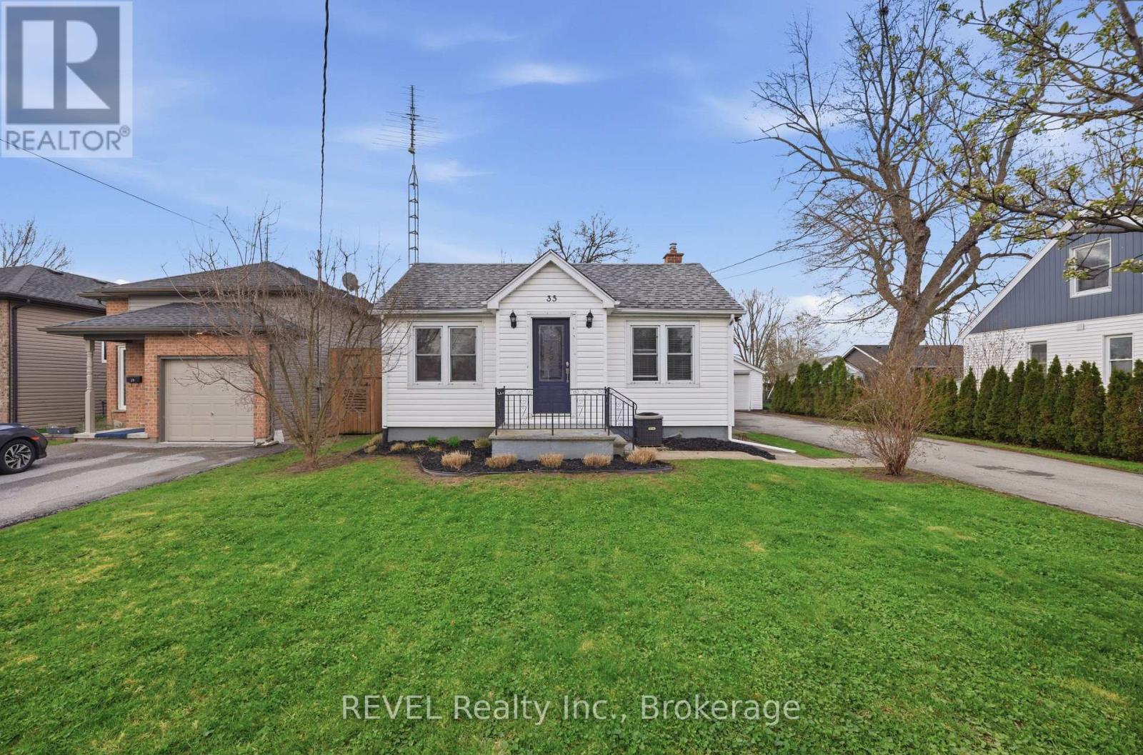 35 HATTER AVENUE, Welland, Ontario