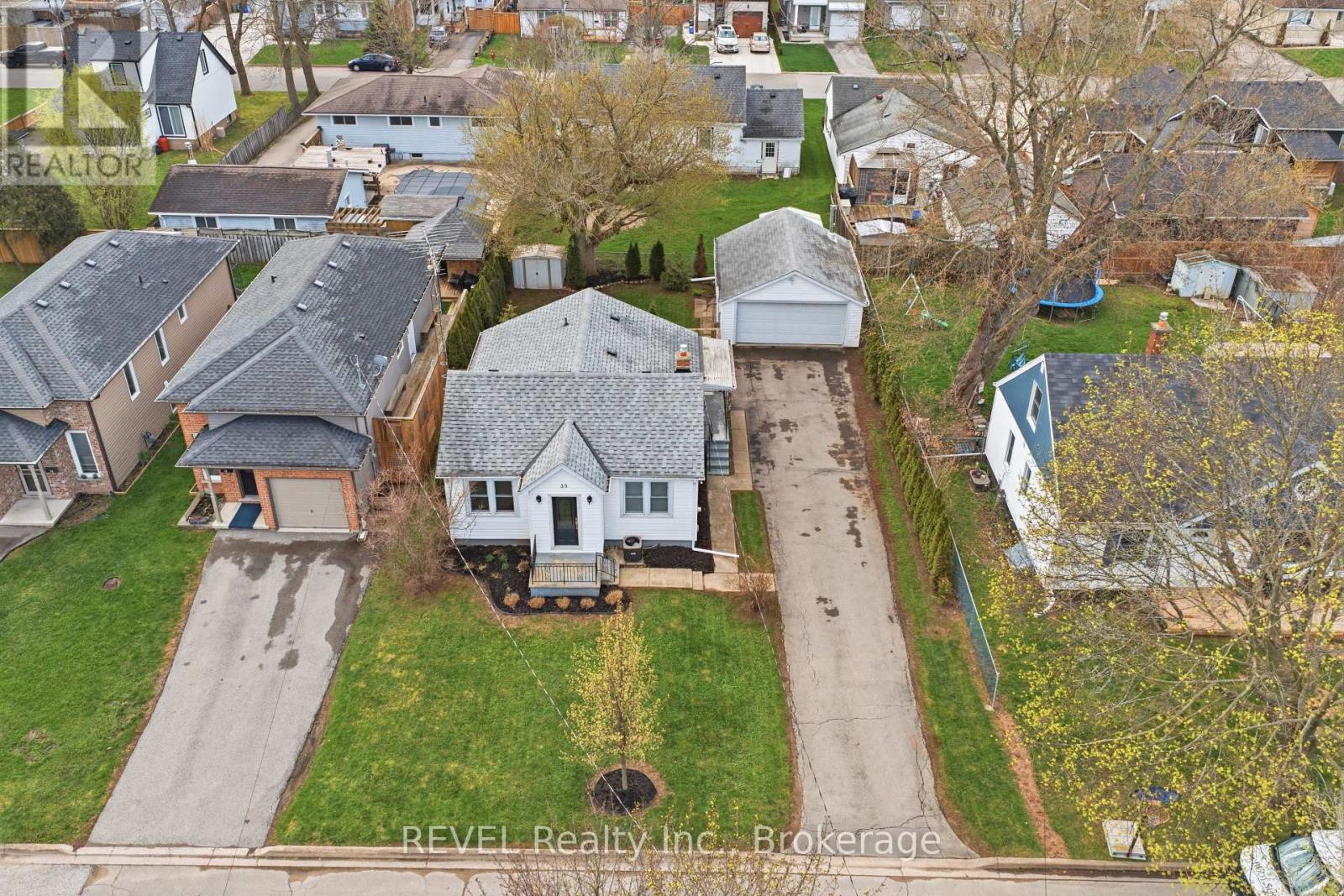 35 Hatter Avenue, Welland, Ontario  L3C 3P4 - Photo 2 - X13028758