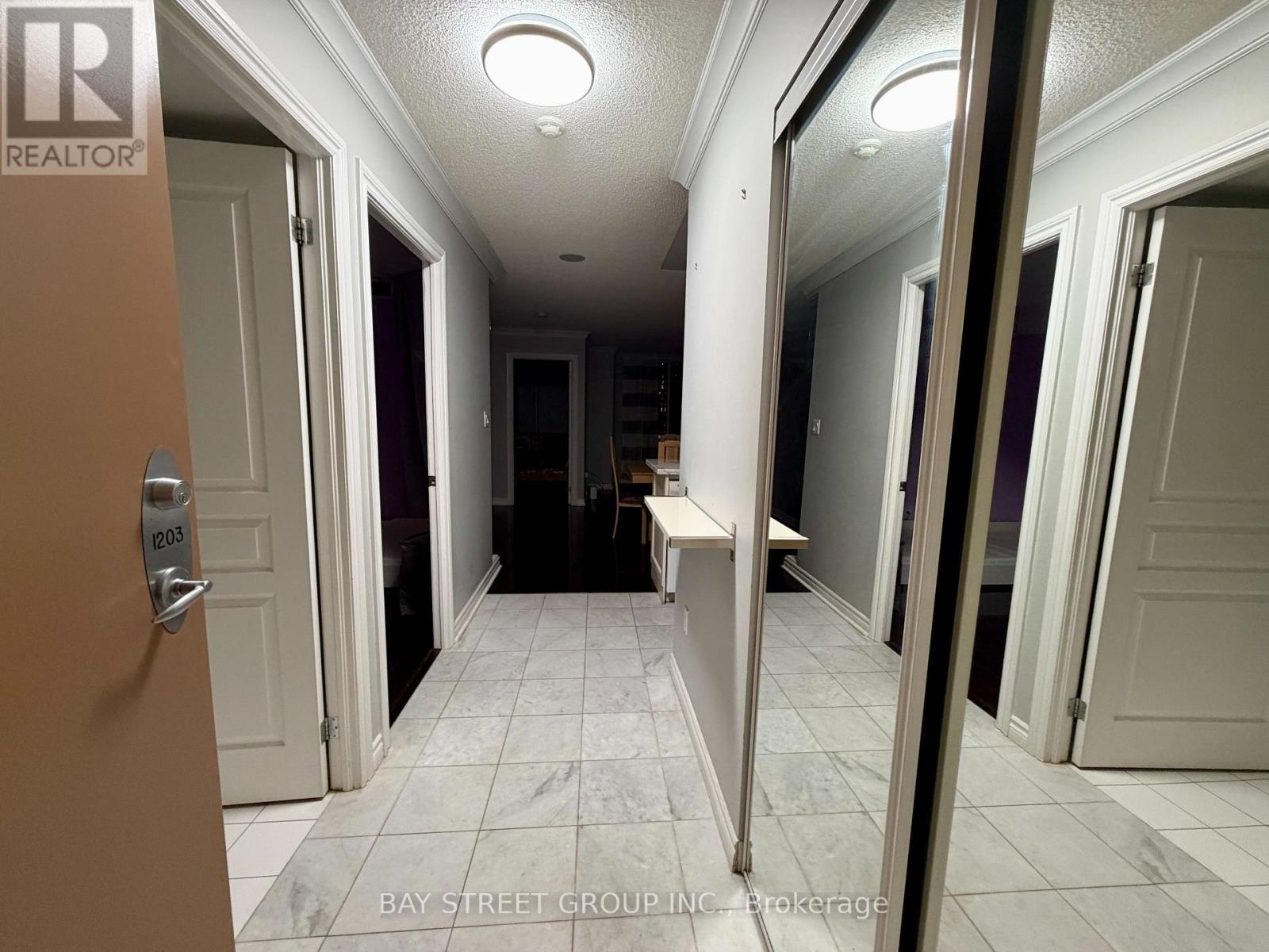 1203 - 801 Bay Street, Toronto, Ontario  M5S 1Y9 - Photo 3 - C13028676