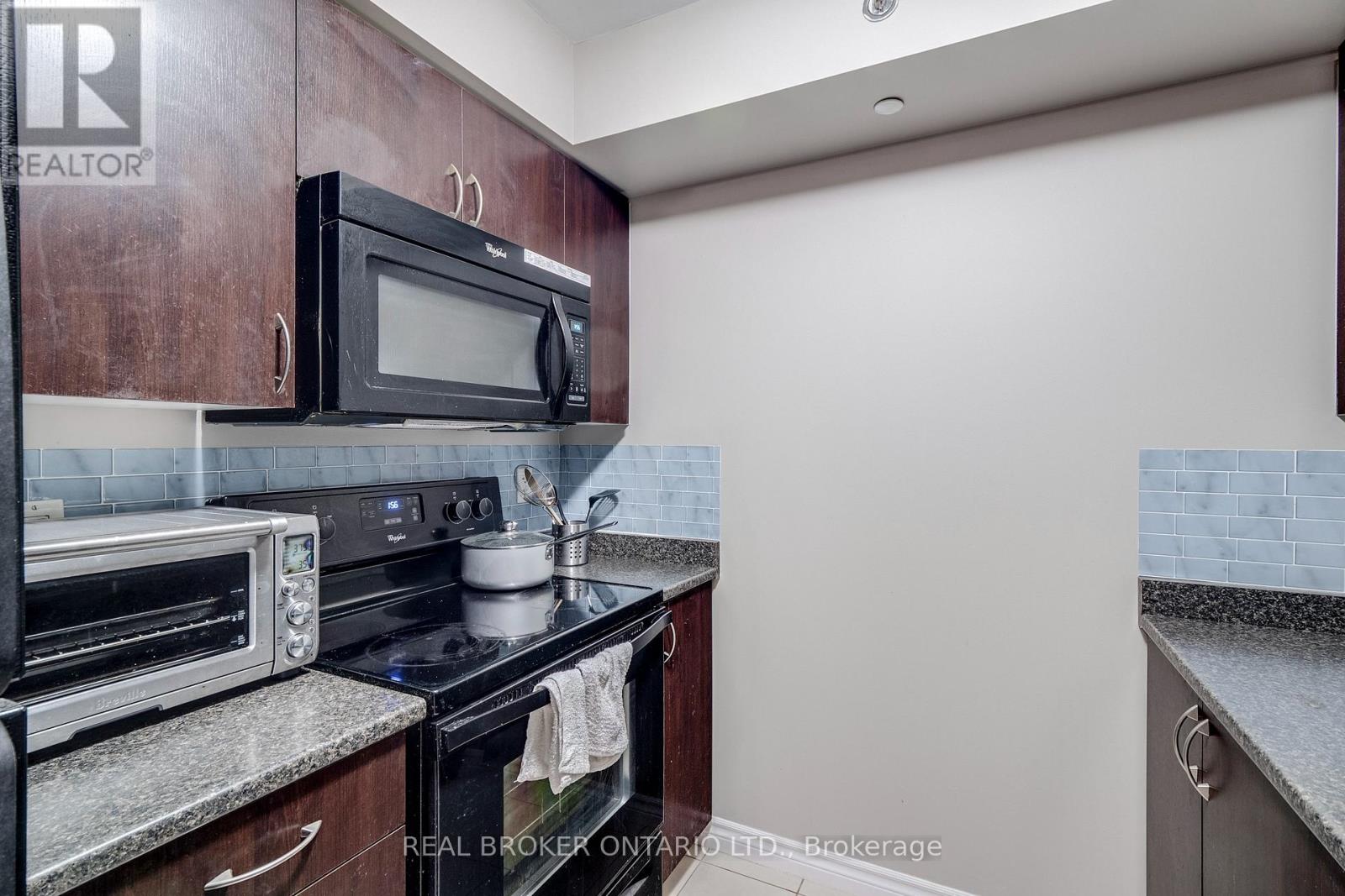 225 - 35 Saranac Boulevard, Toronto, Ontario  M6A 2G4 - Photo 7 - C13028684