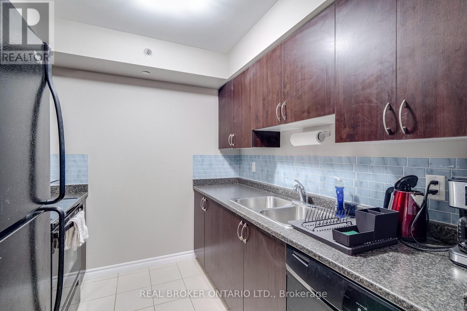 225 - 35 Saranac Boulevard, Toronto, Ontario  M6A 2G4 - Photo 8 - C13028684