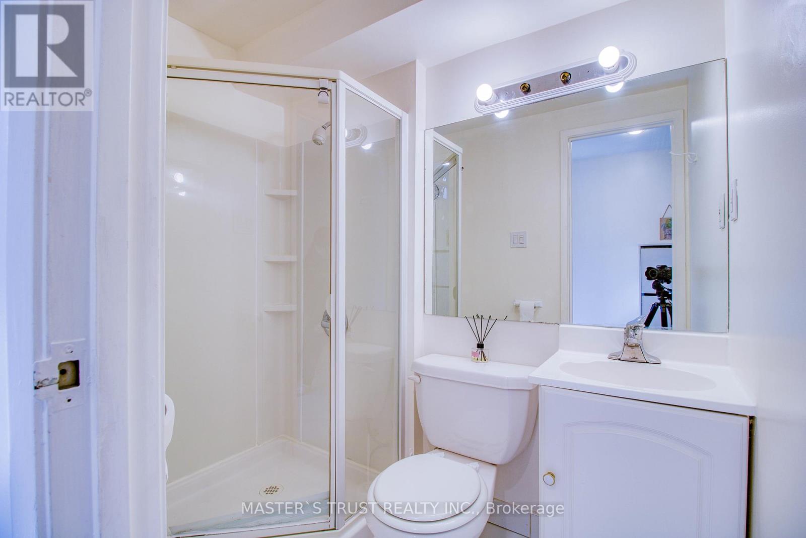 20 Sego Royalway, Toronto, Ontario  M2H 1L4 - Photo 4 - C13028760