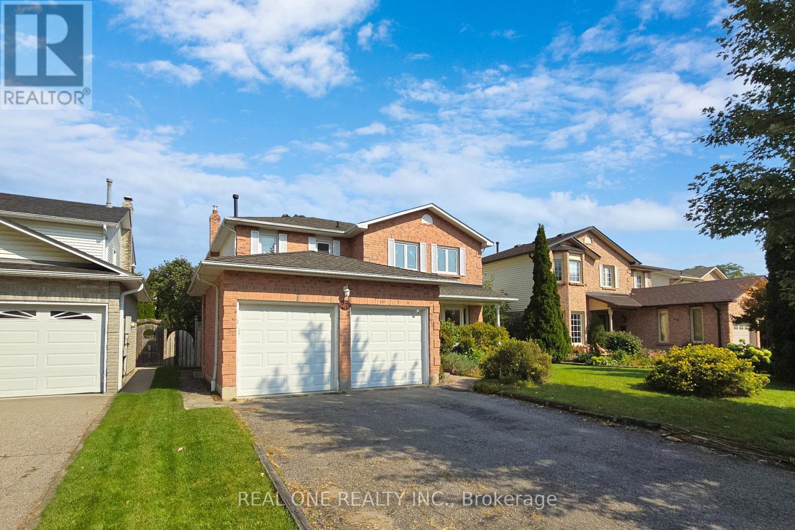 27 GLADIOLA COURT E, Whitby, Ontario