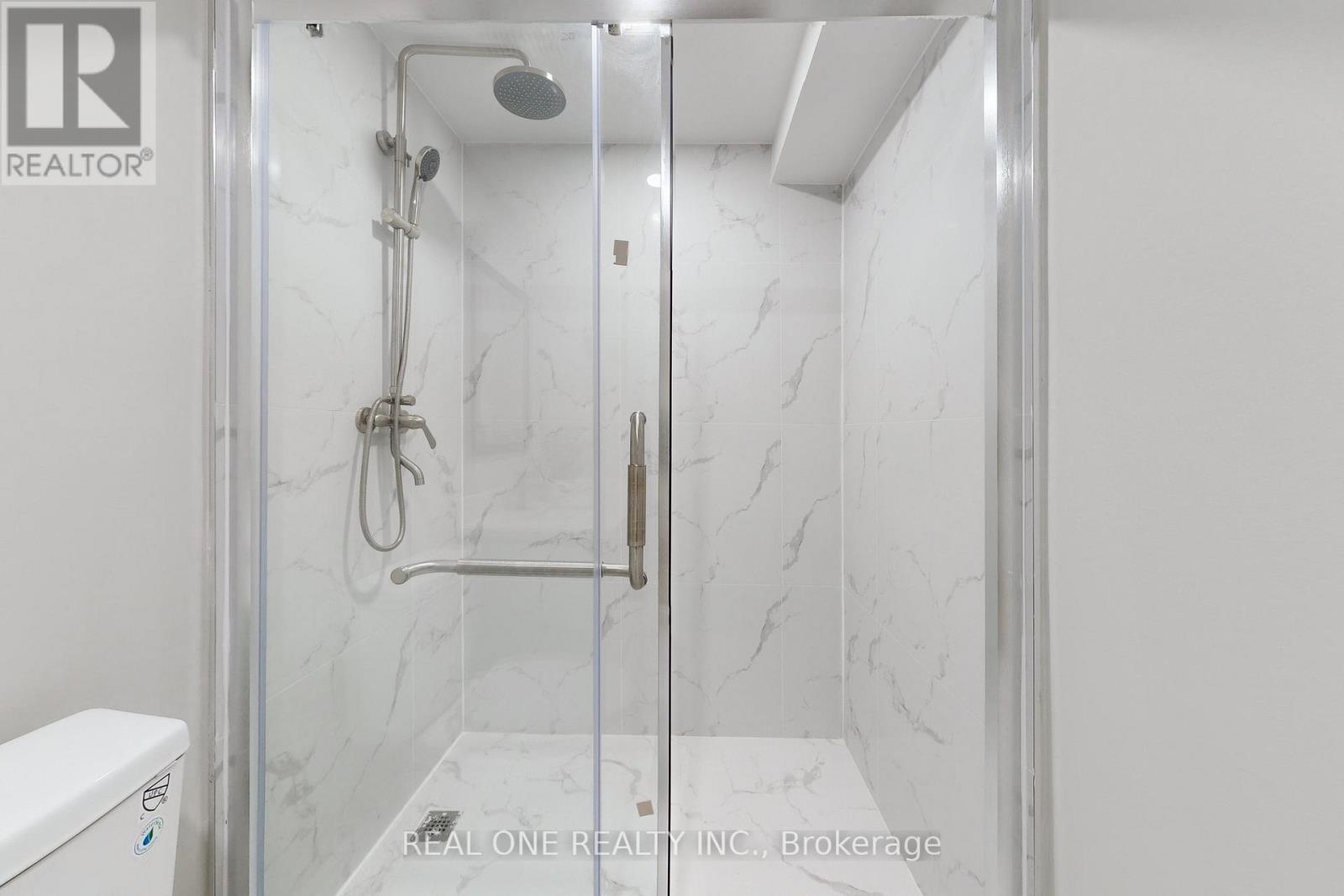 27 Gladiola Court E, Whitby, Ontario  L1R 1N8 - Photo 10 - E13028704