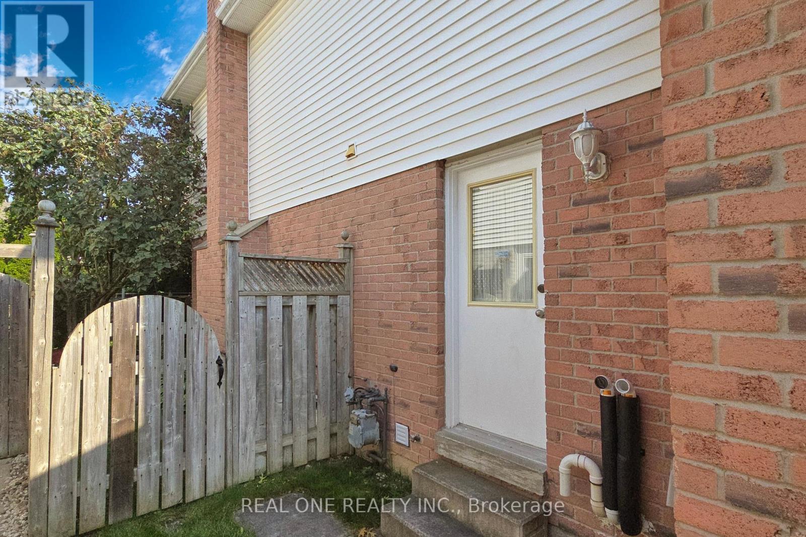 27 Gladiola Court E, Whitby, Ontario  L1R 1N8 - Photo 11 - E13028704