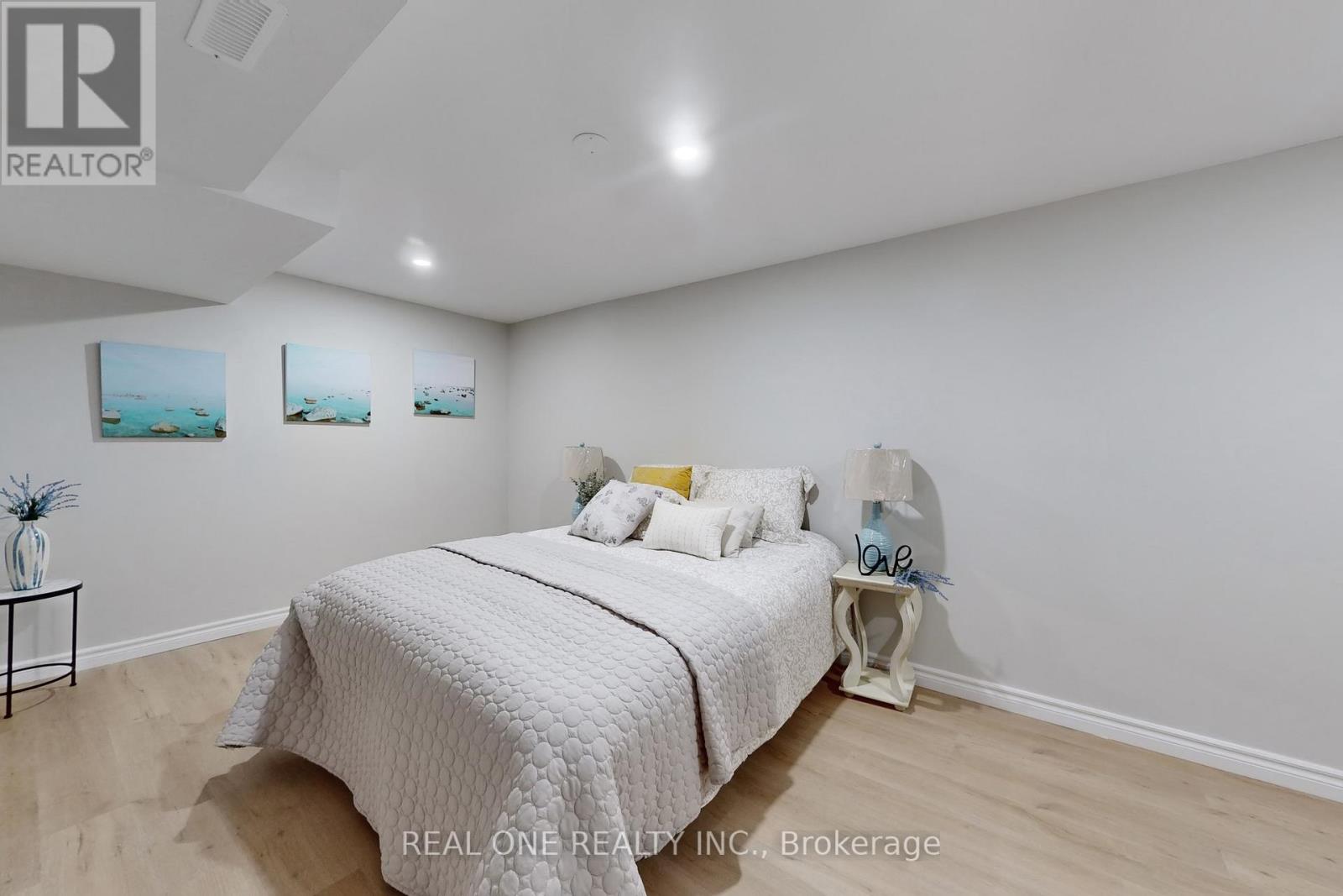 27 Gladiola Court E, Whitby, Ontario  L1R 1N8 - Photo 6 - E13028704