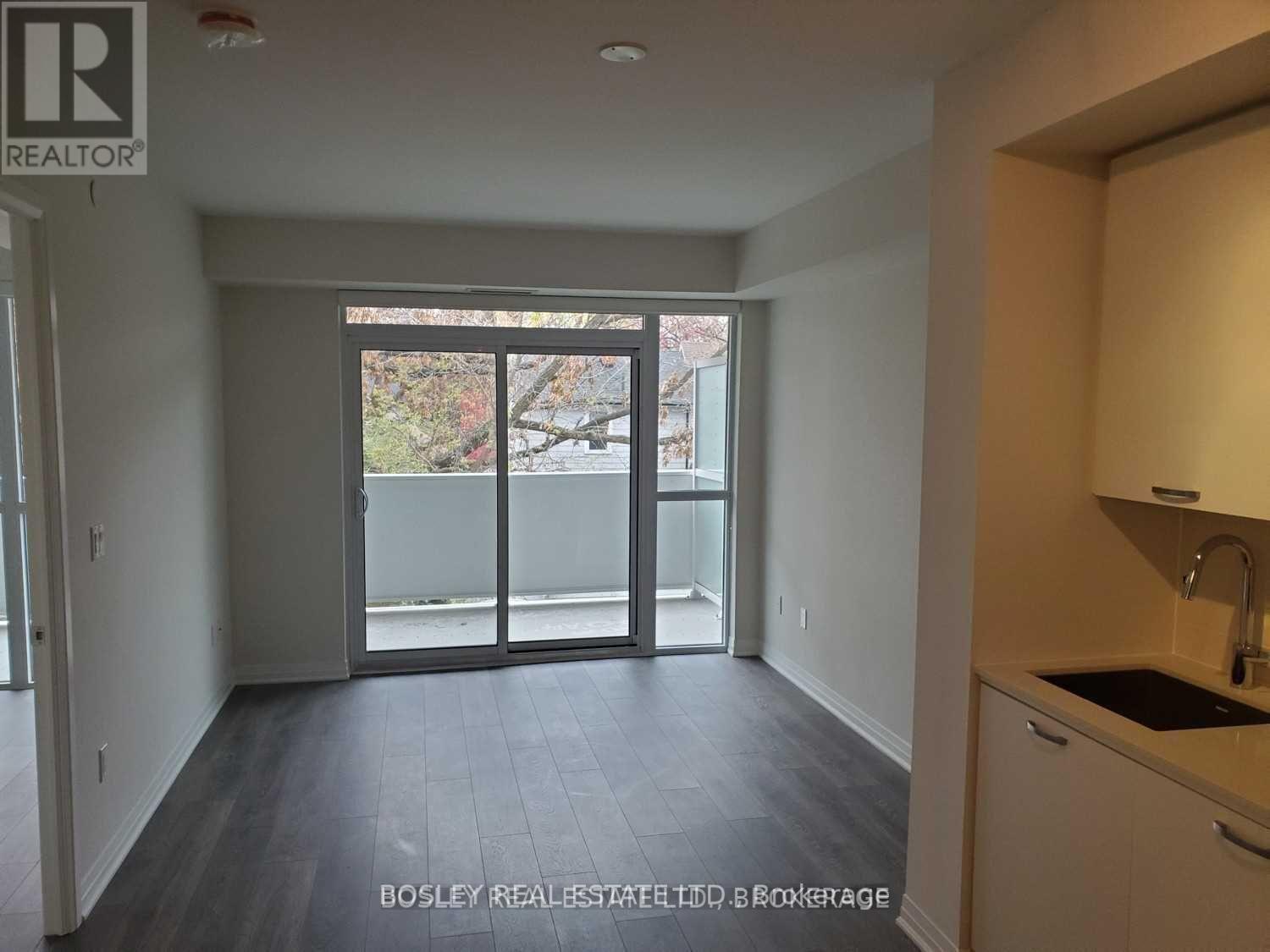 #202 - 2301 Danforth Avenue, Toronto, Ontario  M4C 1K5 - Photo 7 - E13028770