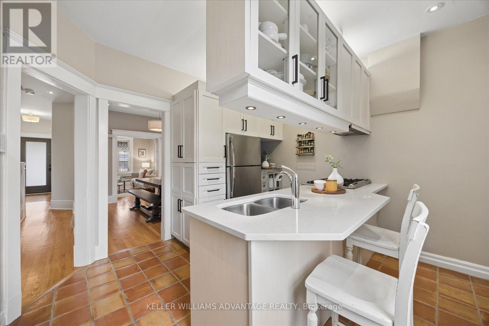 274 Waverley Road, Toronto, Ontario  M4L 3T6 - Photo 12 - E13028796