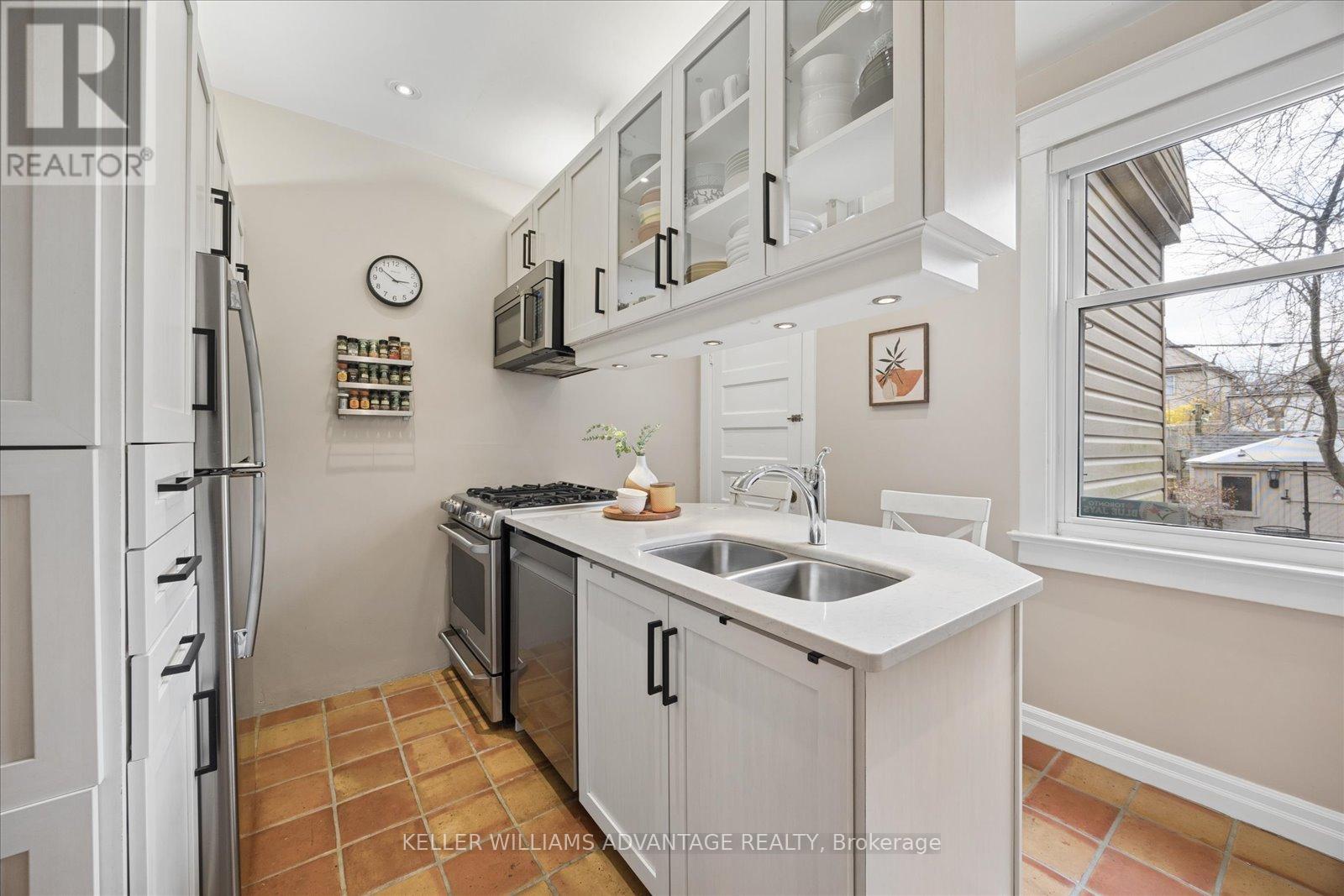 274 Waverley Road, Toronto, Ontario  M4L 3T6 - Photo 13 - E13028796