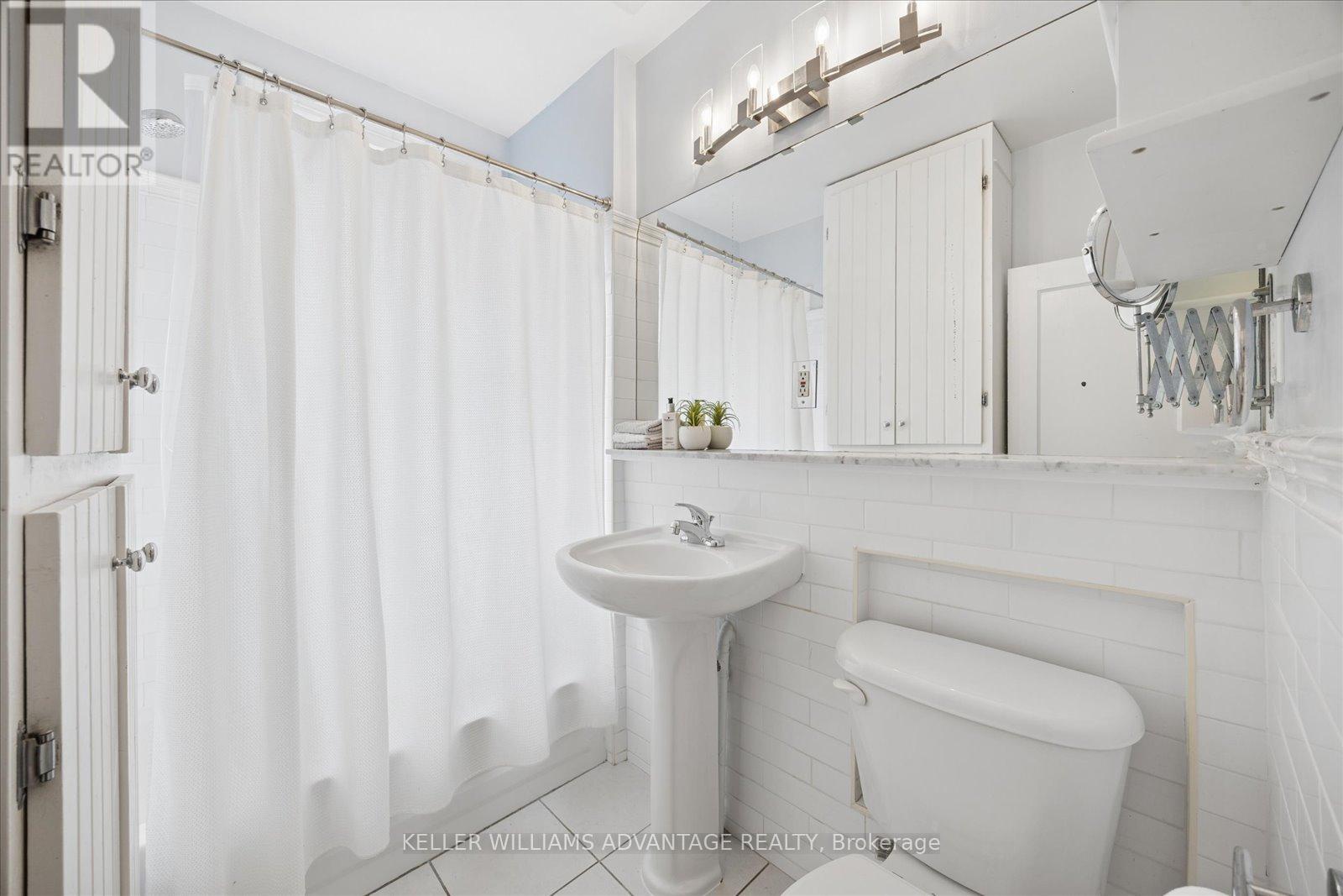 274 Waverley Road, Toronto, Ontario  M4L 3T6 - Photo 23 - E13028796