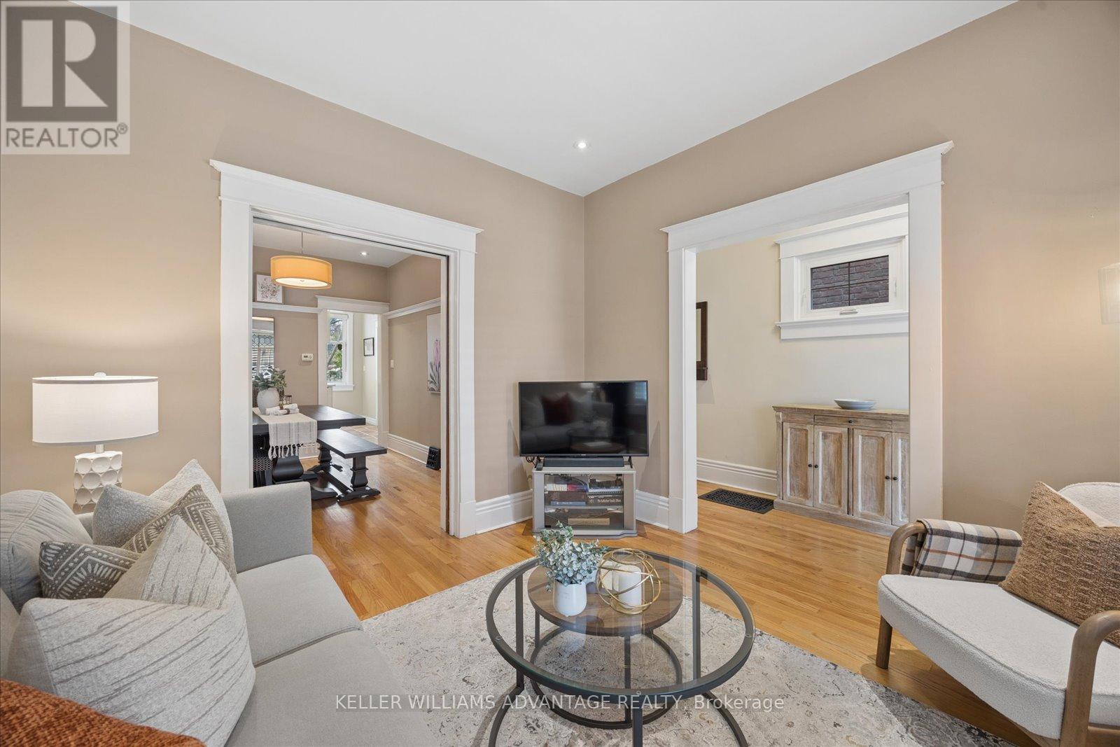 274 Waverley Road, Toronto, Ontario  M4L 3T6 - Photo 9 - E13028796