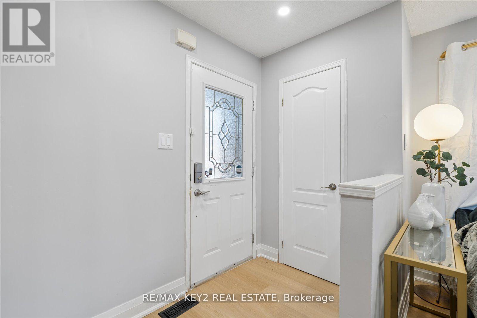 1652 Autumn Crescent, Pickering, Ontario  L1V 6X6 - Photo 3 - E13028802