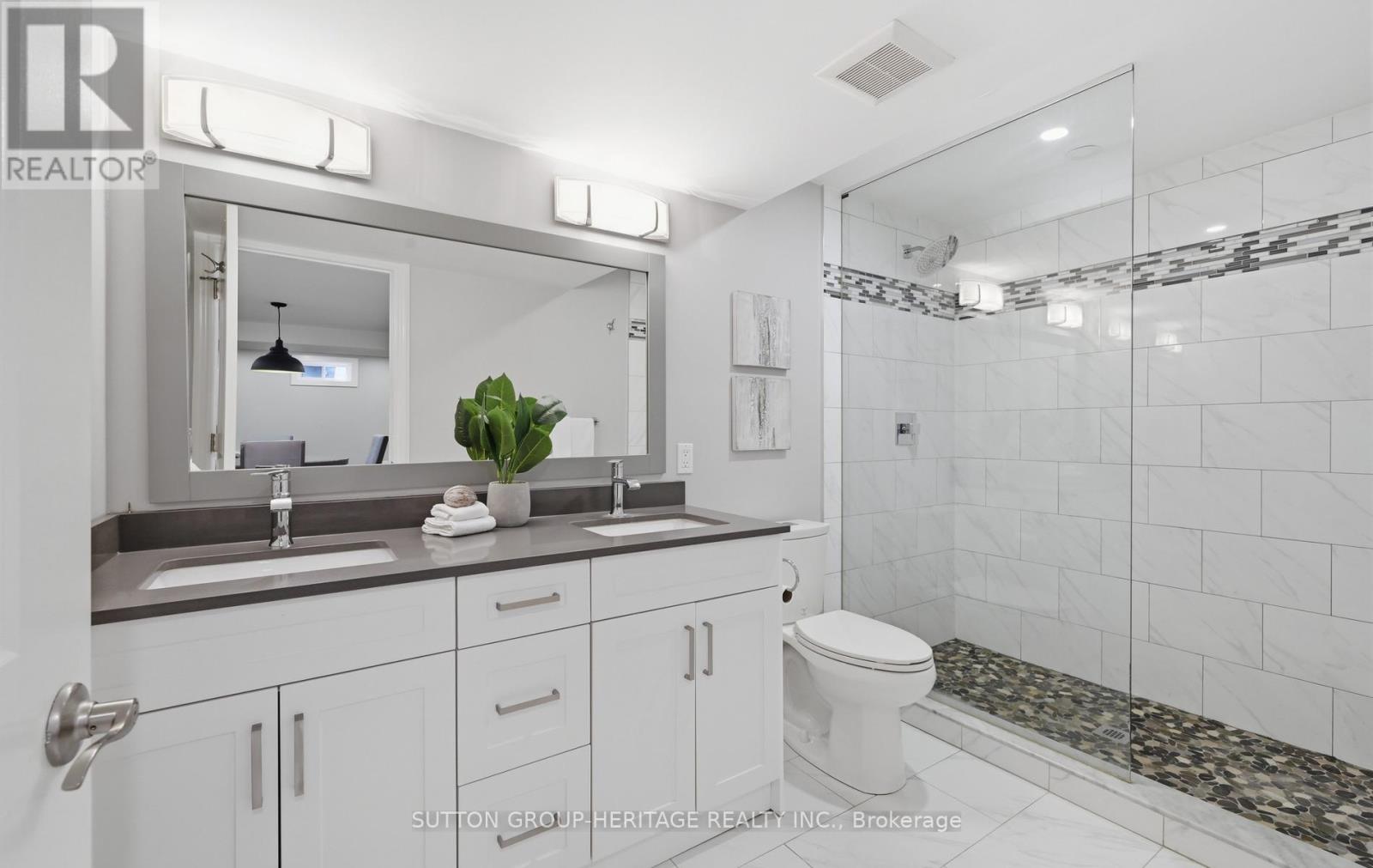 537 Charnwood Court, Pickering, Ontario  L1V 4Y5 - Photo 37 - E13028810