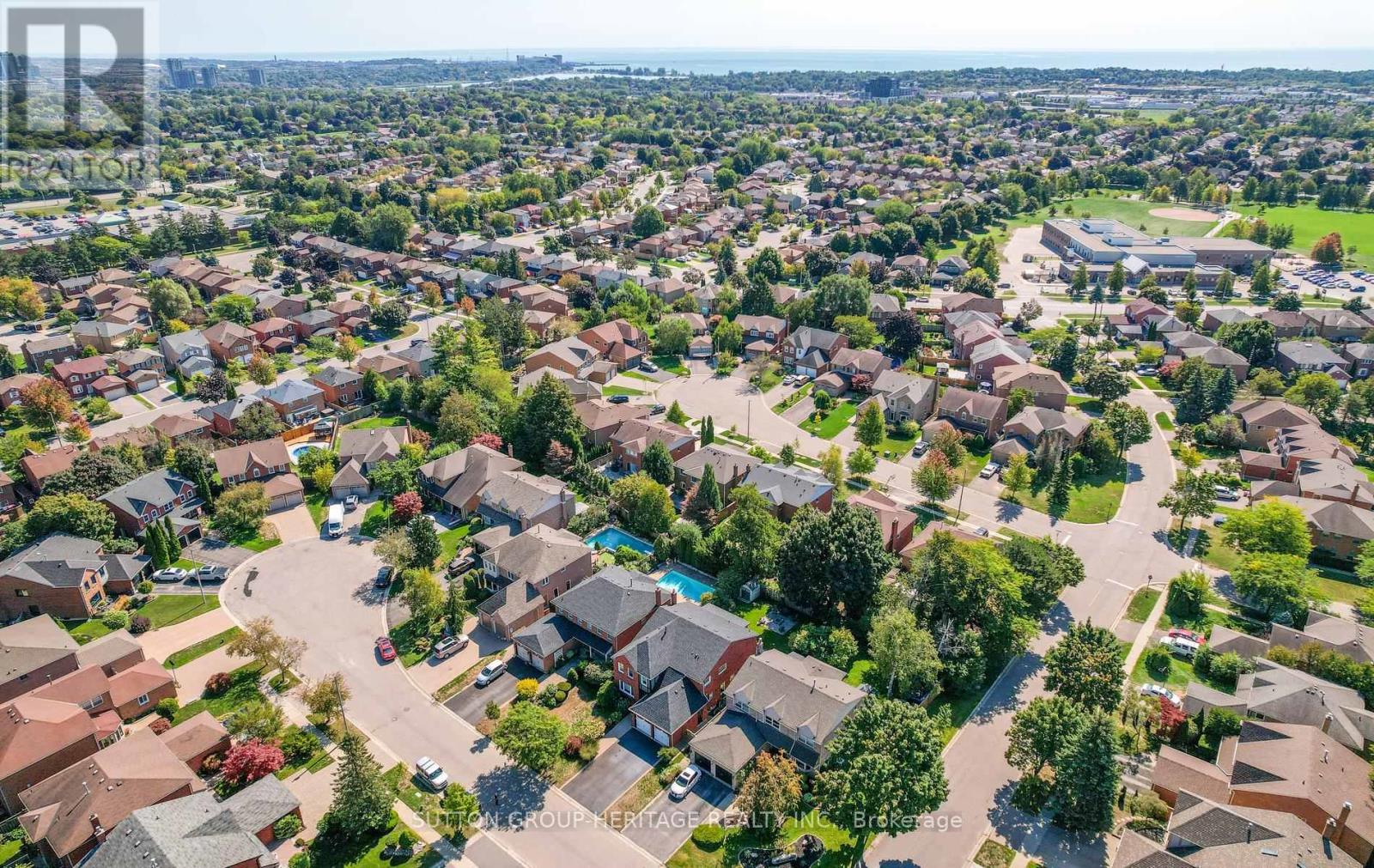 537 Charnwood Court, Pickering, Ontario  L1V 4Y5 - Photo 49 - E13028810