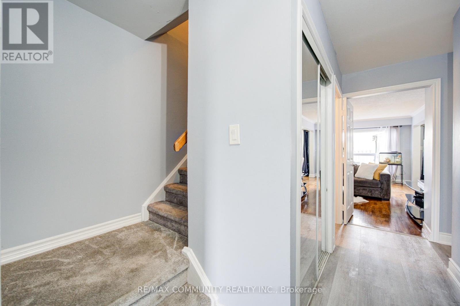 37 Vodden Court, Brampton, Ontario  L6V 2V7 - Photo 8 - W13019636