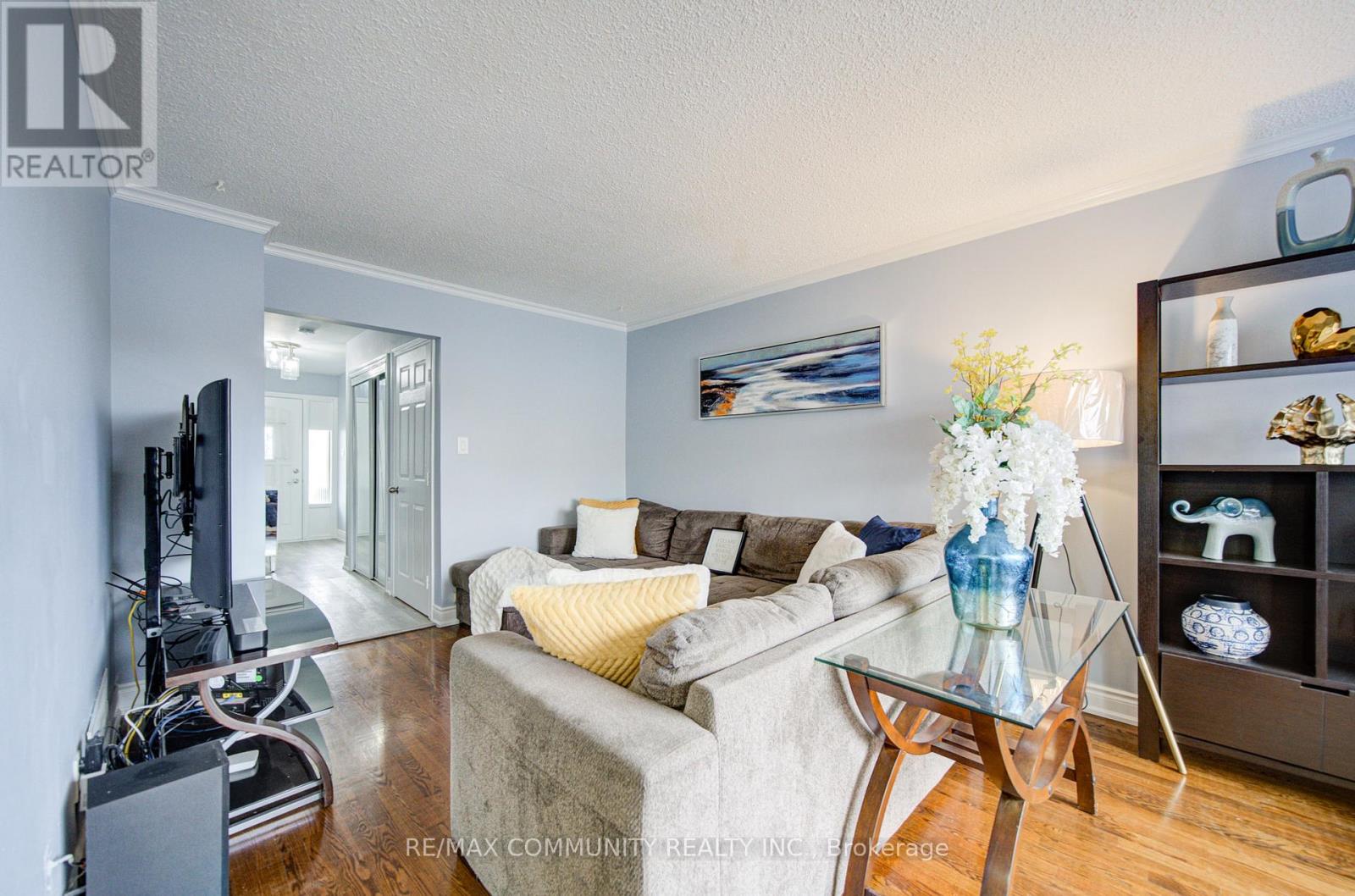 37 Vodden Court, Brampton, Ontario  L6V 2V7 - Photo 11 - W13019636