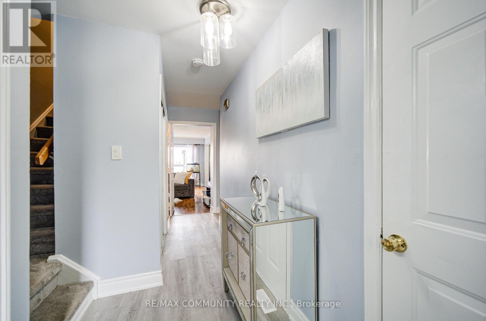 37 Vodden Court, Brampton, Ontario  L6V 2V7 - Photo 6 - W13019636