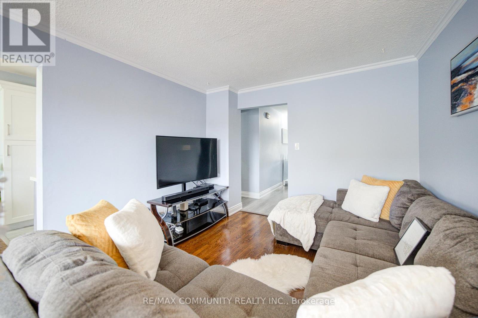 37 Vodden Court, Brampton, Ontario  L6V 2V7 - Photo 12 - W13019636